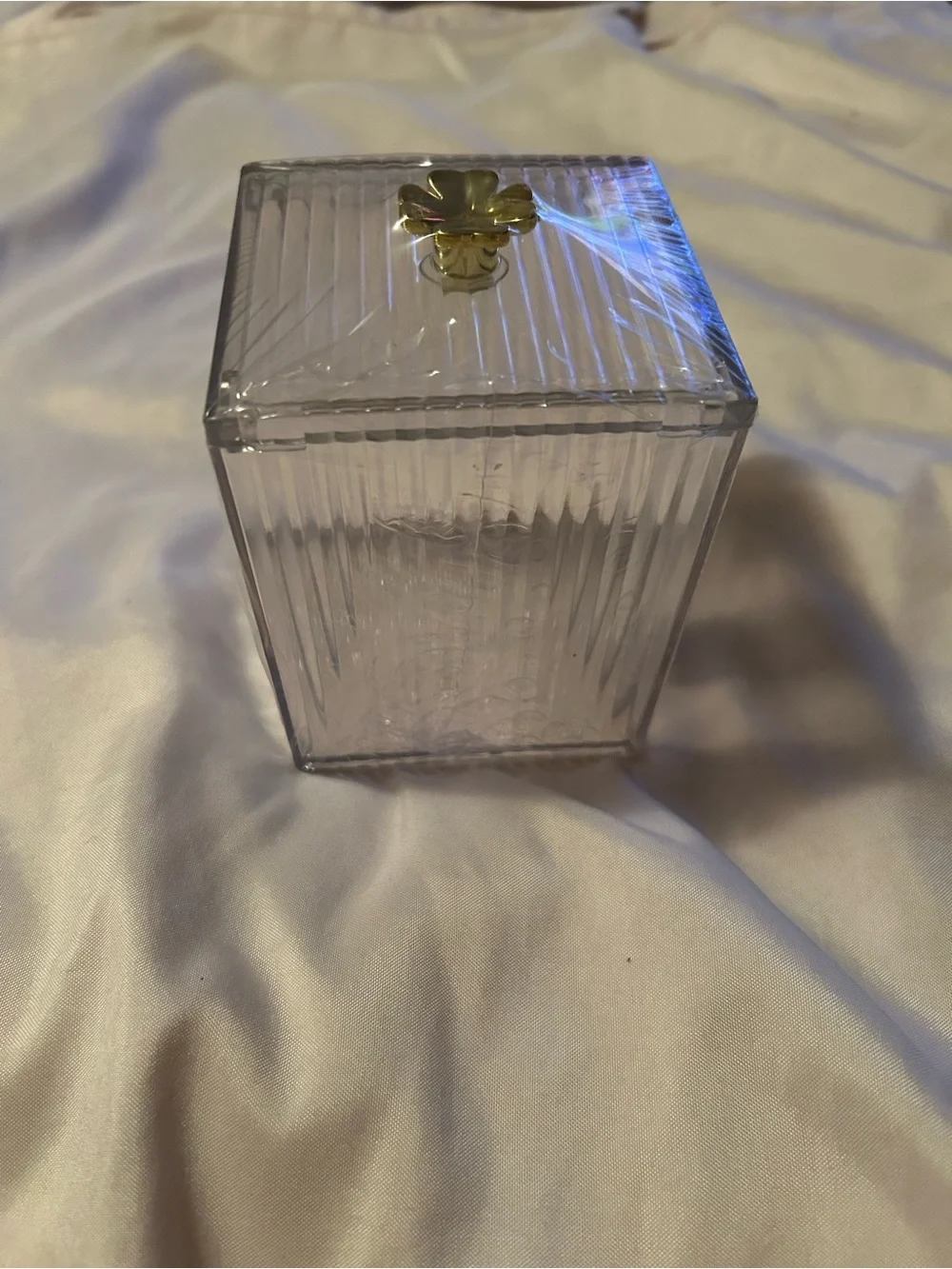 Clear Ribbed Acrylic Jewelry Box with Gold Clover Accent